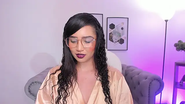 Snapshot of Sharon_breezee chatting on 11-16-25, 03:56 Sharon breezee online show from 11-16-25, 03:56