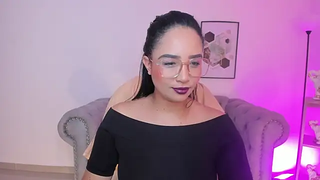 Snapshot of Sharon_breezee chatting on 11-27-25, 04:36 Sharon breezee online show from 11-27-25, 04:36