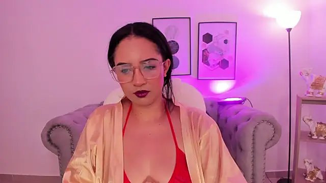 Snapshot of Sharon_breezee chatting on 12-04-25, 04:55 Sharon breezee online show from 12-04-25, 04:55