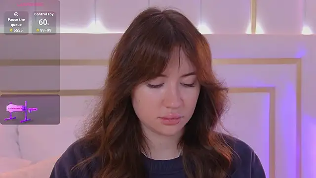 Snapshot of MeganStrain chatting on 10-06-25, 03:15 MeganStrain online show from 10-06-25, 03:15