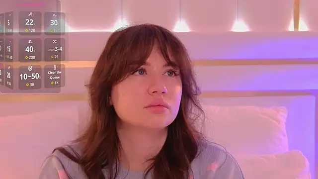 Snapshot of MeganStrain chatting on 10-17-25, 03:31 MeganStrain online show from 10-17-25, 03:31