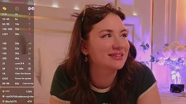 Snapshot of MeganStrain chatting on 11-11-25, 11:21 MeganStrain online show from 11-11-25, 11:21