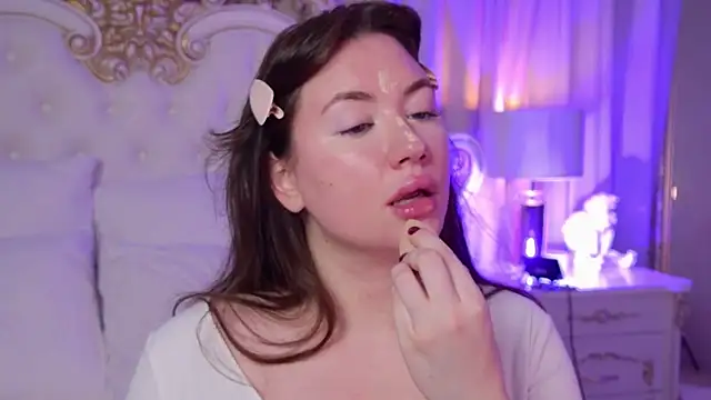 Snapshot of MeganStrain chatting on 12-04-25, 03:16 MeganStrain online show from 12-04-25, 03:16