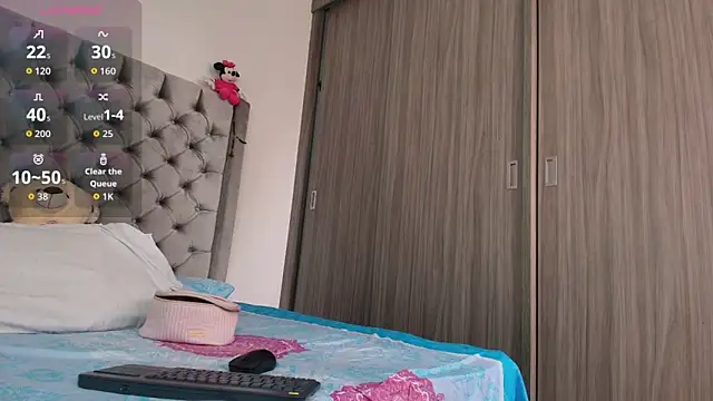 dreamsussi online show from 10-20-25, 05:13