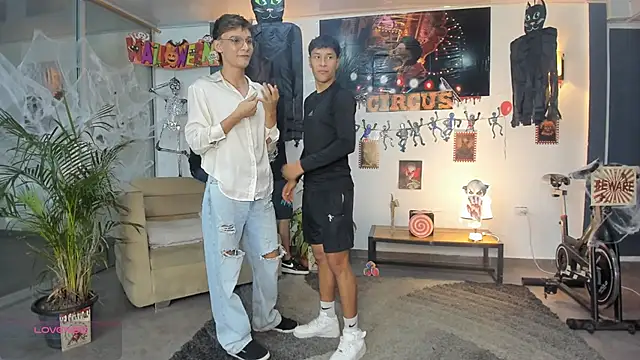 Bisexlifehot   online show from 10-24-25, 11:12