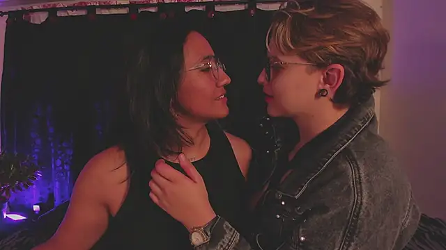 Snapshot of CrazyCakes_ chatting on 09-12-25, 04:45 CrazyCakes online show from 09-12-25, 04:45