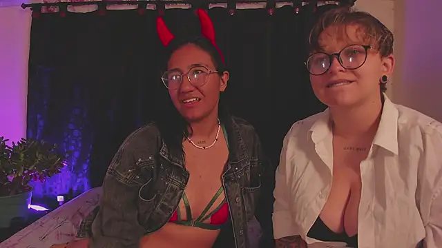 Snapshot of CrazyCakes_ chatting on 09-16-25, 03:07 CrazyCakes online show from 09-16-25, 03:07