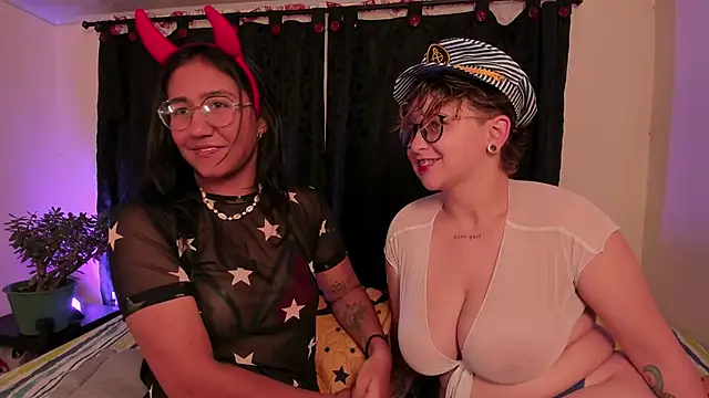 Snapshot of CrazyCakes_ chatting on 10-29-25, 03:42 CrazyCakes online show from 10-29-25, 03:42