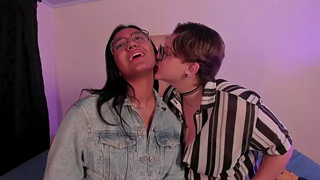 Snapshot of CrazyCakes_ chatting on 11-18-25, 10:36 CrazyCakes online show from 11-18-25, 10:36