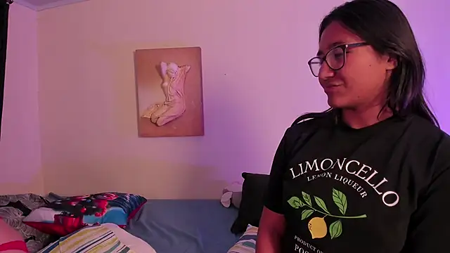 Snapshot of CrazyCakes_ chatting on 11-25-25, 02:55 CrazyCakes online show from 11-25-25, 02:55