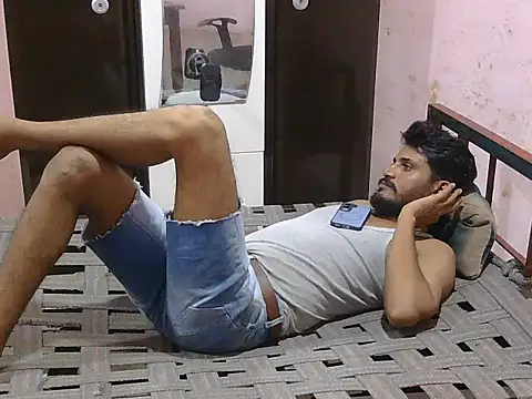 Snapshot of krishjaat43 chatting on 06-12-26, 05:34 krishjaat43 online show from 06-12-26, 05:34