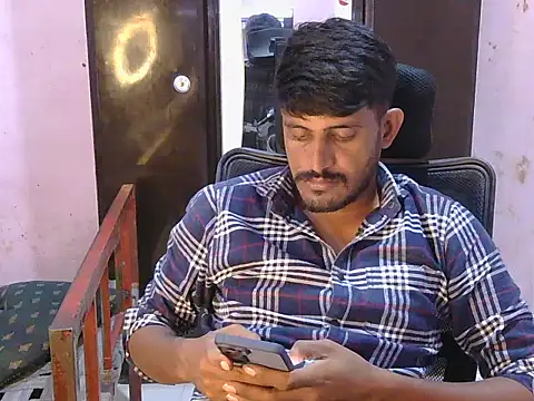 Snapshot of krishjaat43 chatting on 07-09-26, 03:43 krishjaat43 online show from 07-09-26, 03:43