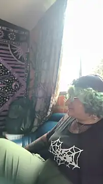 XxGreenGoodxX online show from 05-14-26, 08:04