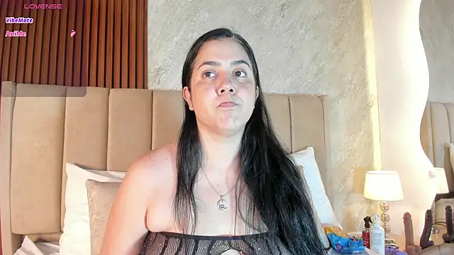 Snapshot of _Cris_Spicy_ chatting on 07-14-26, 06:57 Cris Spicy online show from 07-14-26, 06:57