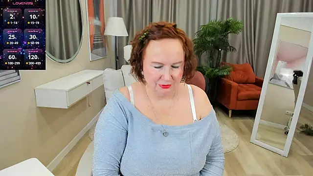 Snapshot of WifeyXRated chatting on 02-26-25, 05:31 WifeyXRated online show from 02-26-25, 05:31