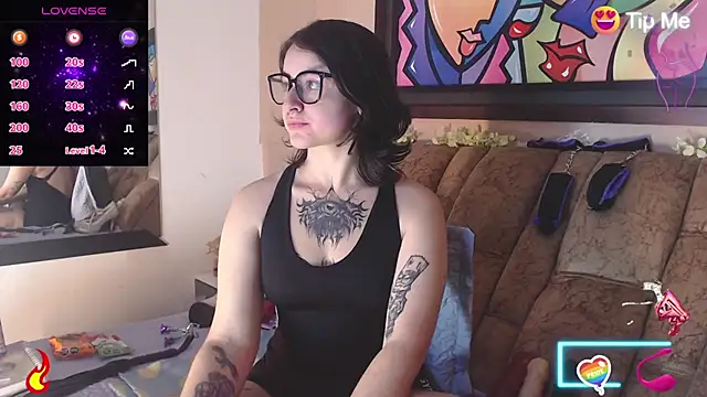 Snapshot of miss_tatta chatting on 10-20-25, 08:04 miss tatta online show from 10-20-25, 08:04