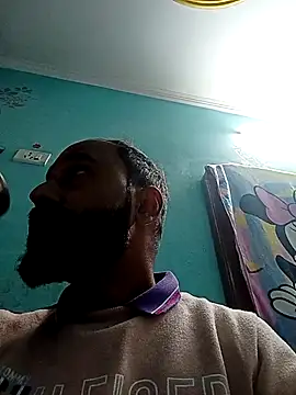 Snapshot of amitkumarkangra chatting on 11-09-25, 03:05 amitkumarkangra online show from 11-09-25, 03:05