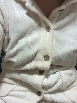 Snapshot of mayu06000 chatting on 11-14-25, 04:38 mayu06000 online show from 11-14-25, 04:38