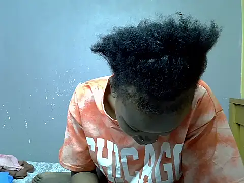 Snapshot of Sweetlanah chatting on 10-03-25, 08:17 Sweetlanah online show from 10-03-25, 08:17