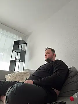 Snapshot of Matti1998sexy chatting on 11-13-25, 09:41 Matti1998sexy online show from 11-13-25, 09:41