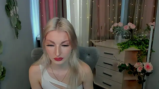 Sarrah blush online show from 09-17-25, 08:16