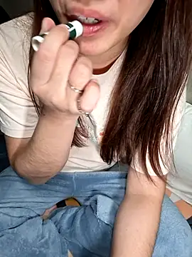 hihiakiko online show from 03-18-26, 03:15