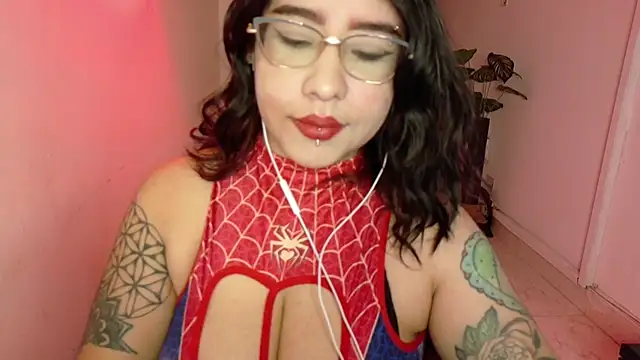 Hell Girll  online show from 10-31-25, 10:44
