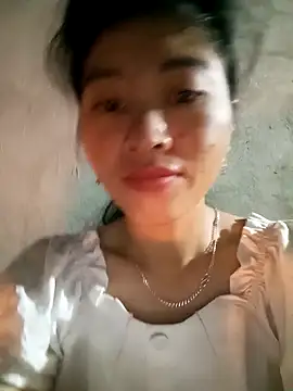 Phuongphuongg online show from 10-27-25, 10:36