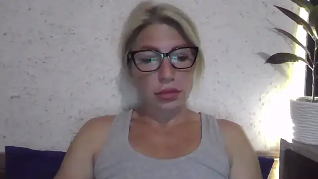 Snapshot of fox_red_lady7 chatting on 09-16-25, 07:26 fox red lady7 online show from 09-16-25, 07:26