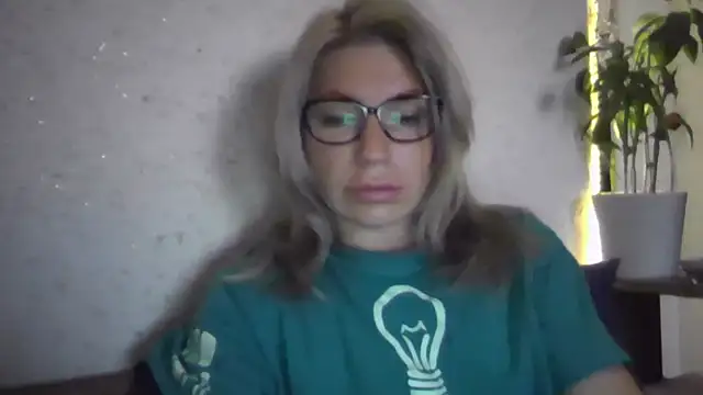 Snapshot of fox_red_lady7 chatting on 11-15-25, 05:38 fox red lady7 online show from 11-15-25, 05:38