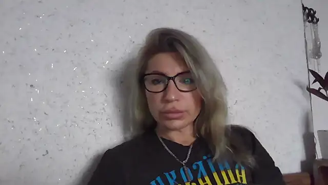 Snapshot of fox_red_lady7 chatting on 01-11-26, 07:35 fox red lady7 online show from 01-11-26, 07:35