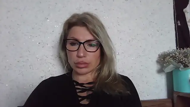 Snapshot of fox_red_lady7 chatting on 01-17-26, 10:31 fox red lady7 online show from 01-17-26, 10:31