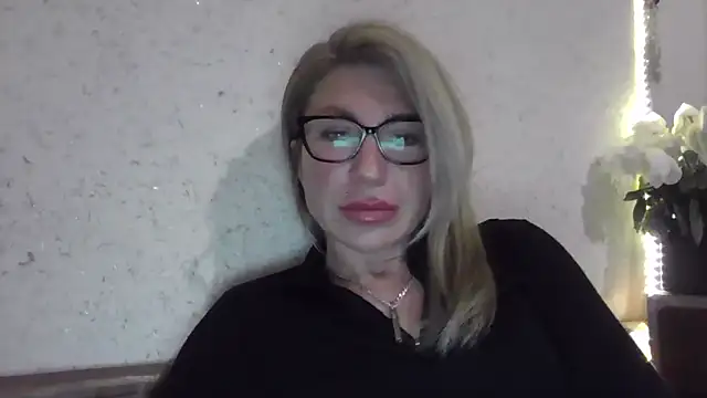 Snapshot of fox_red_lady7 chatting on 02-03-26, 06:57 fox red lady7 online show from 02-03-26, 06:57