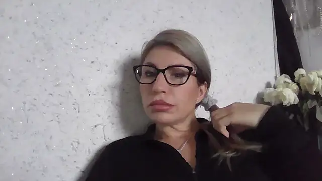 Snapshot of fox_red_lady7 chatting on 02-05-26, 10:20 fox red lady7 online show from 02-05-26, 10:20