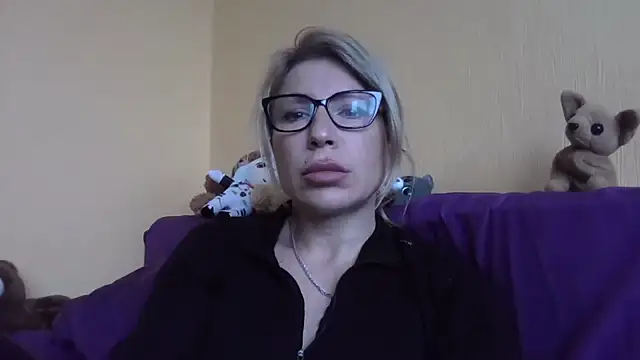 Snapshot of fox_red_lady7 chatting on 02-06-26, 09:56 fox red lady7 online show from 02-06-26, 09:56