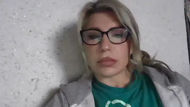 Snapshot of fox_red_lady7 chatting on 02-08-26, 09:23 fox red lady7 online show from 02-08-26, 09:23