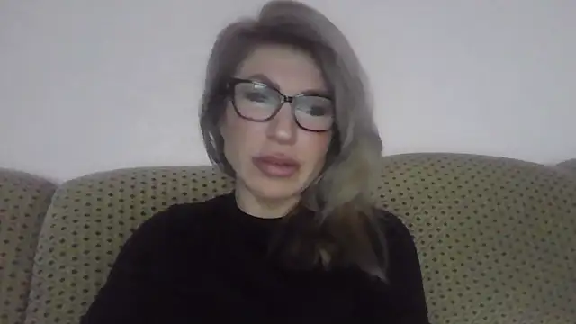 Snapshot of fox_red_lady7 chatting on 02-11-26, 02:00 fox red lady7 online show from 02-11-26, 02:00