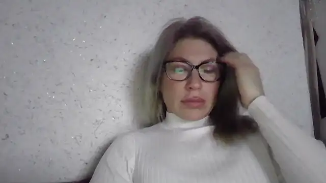 Snapshot of fox_red_lady7 chatting on 02-19-26, 02:35 fox red lady7 online show from 02-19-26, 02:35