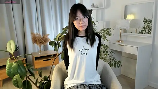 UdelaDodson online show from 10-12-25, 04:00