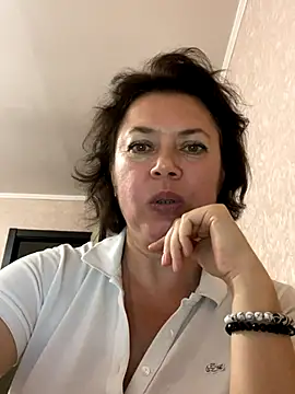 Snapshot of Kiravix chatting on 09-24-25, 12:19 Kiravix online show from 09-24-25, 12:19