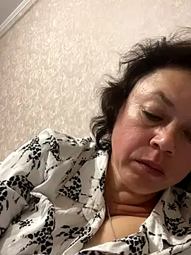 Snapshot of Kiravix chatting on 10-17-25, 03:58 Kiravix online show from 10-17-25, 03:58