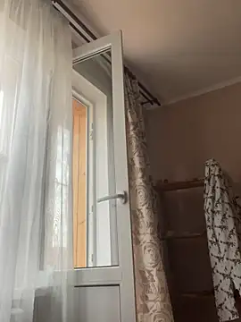 Snapshot of Kiravix chatting on 10-18-25, 05:32 Kiravix online show from 10-18-25, 05:32