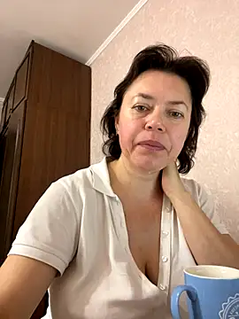 Snapshot of Kiravix chatting on 10-24-25, 06:54 Kiravix online show from 10-24-25, 06:54