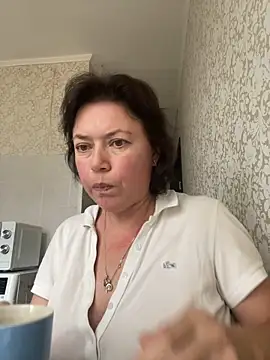 Snapshot of Kiravix chatting on 11-04-25, 09:30 Kiravix online show from 11-04-25, 09:30