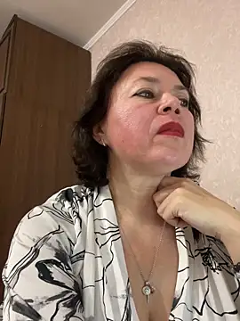 Snapshot of Kiravix chatting on 11-30-25, 07:29 Kiravix online show from 11-30-25, 07:29