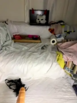 Snapshot of Ozge-SluttyScream69 chatting on 12-16-25, 12:37 Ozge-SluttyScream69 online show from 12-16-25, 12:37