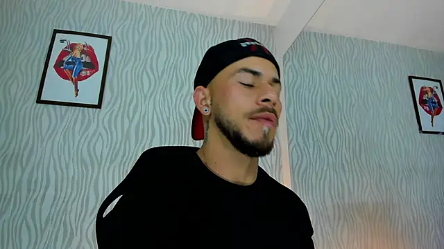 Snapshot of dylan_jacobx chatting on 11-08-25, 03:07 dylan jacobx online show from 11-08-25, 03:07