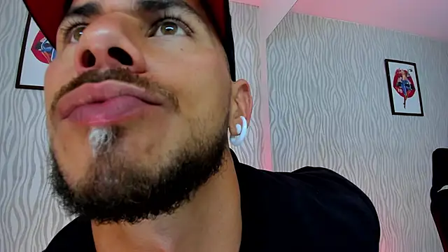 Snapshot of dylan_jacobx chatting on 11-15-25, 03:15 dylan jacobx online show from 11-15-25, 03:15