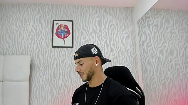 Snapshot of dylan_jacobx chatting on 12-13-25, 08:36 dylan jacobx online show from 12-13-25, 08:36