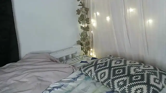 lishainparis18 online show from 10-07-25, 08:22